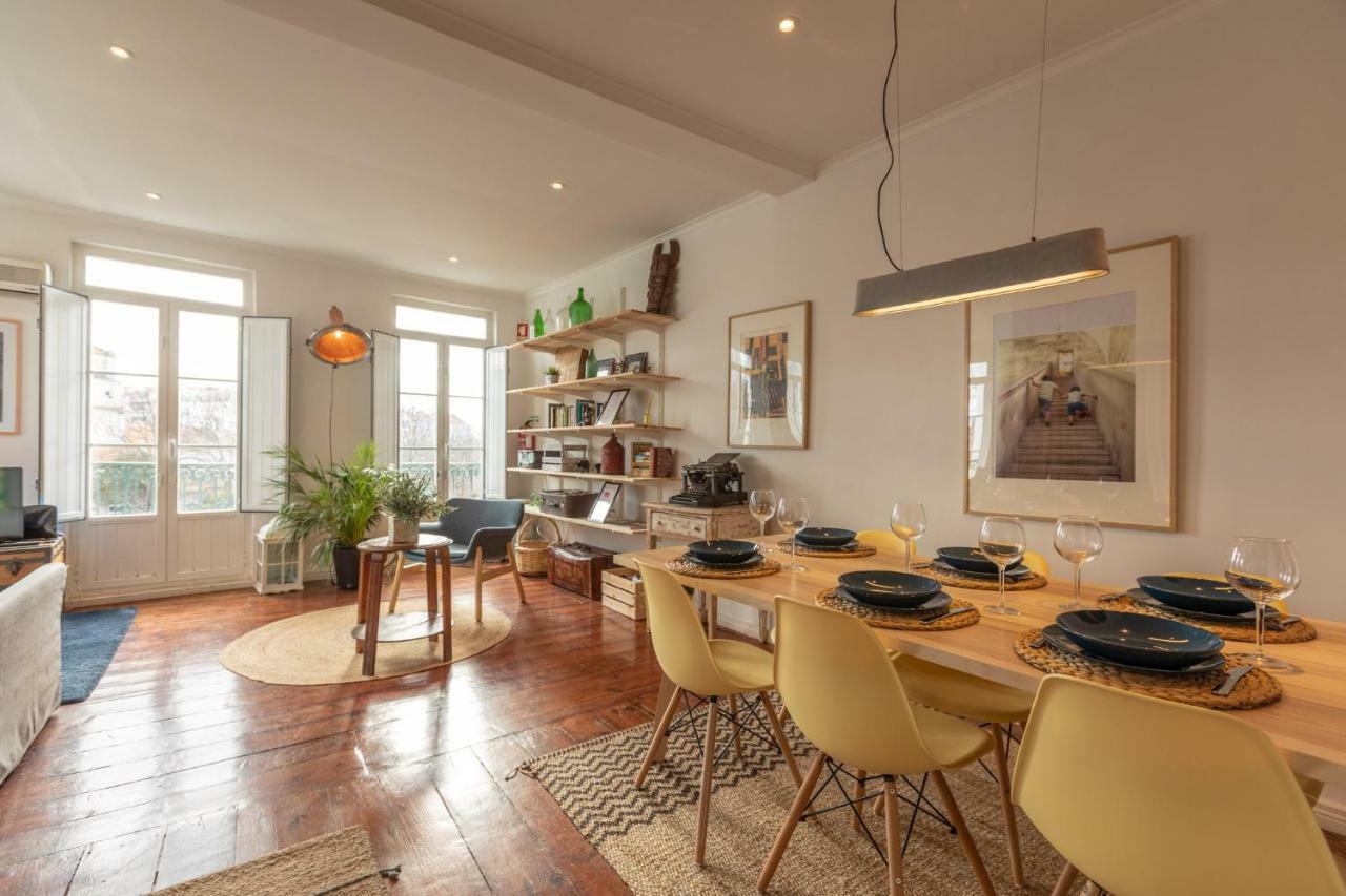 Fantastic Family Apartment In Estrela Lisbon Exterior photo