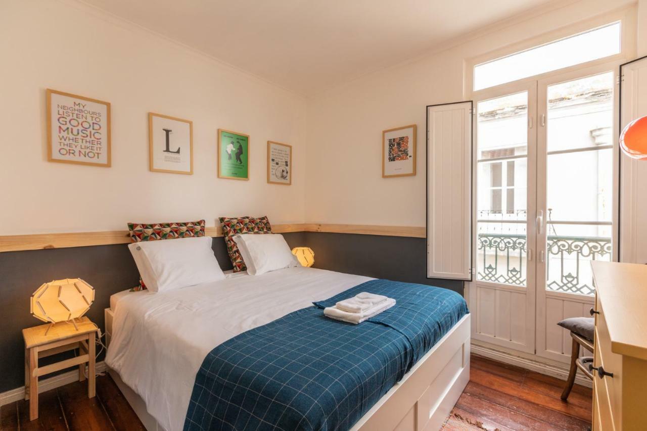 Fantastic Family Apartment In Estrela Lisbon Exterior photo