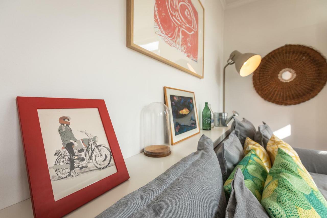 Fantastic Family Apartment In Estrela Lisbon Exterior photo