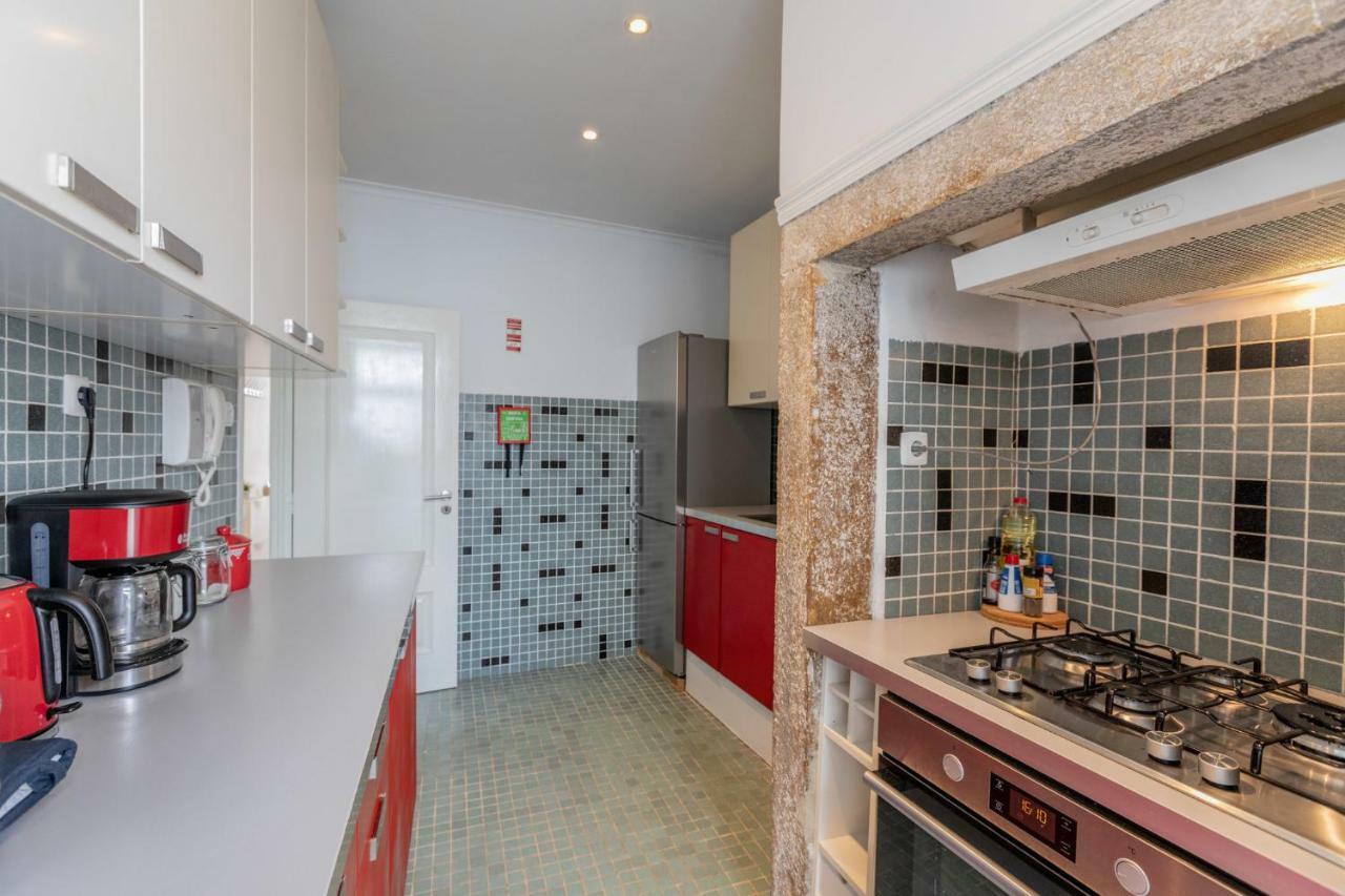 Fantastic Family Apartment In Estrela Lisbon Exterior photo