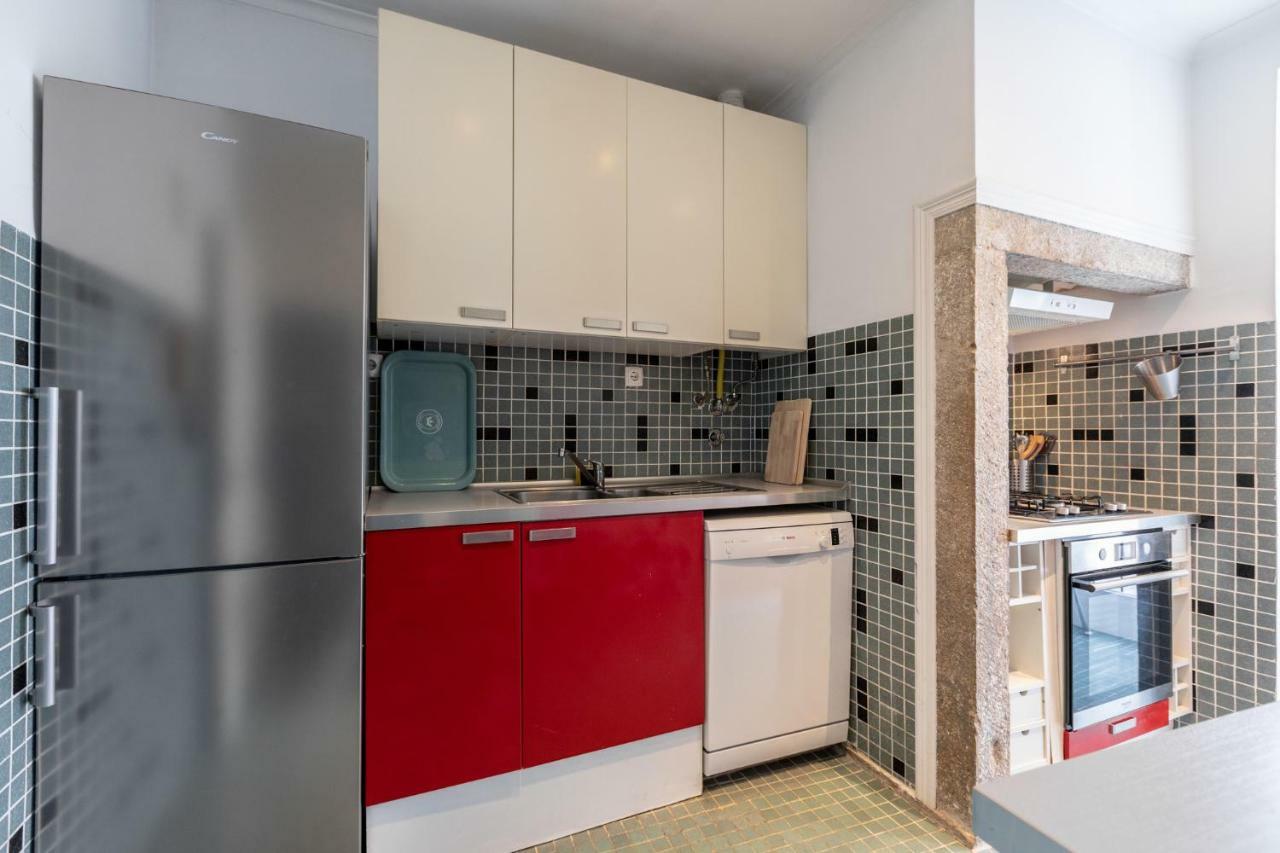 Fantastic Family Apartment In Estrela Lisbon Exterior photo